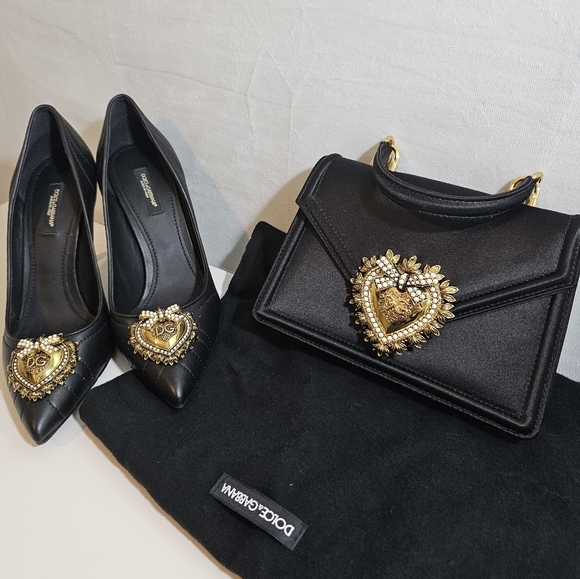 Dolce & Gabbana Shoes - New Dolce & Gabbana D&G devotion leather pumps in size 38